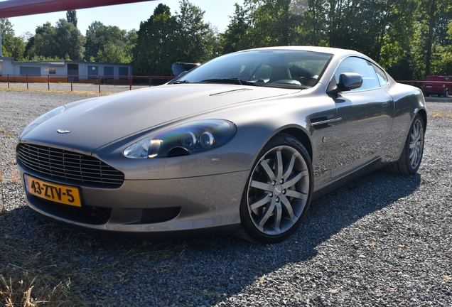 Aston Martin DB9