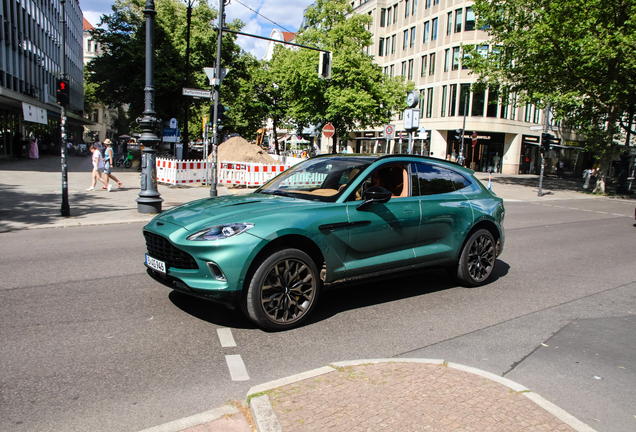 Aston Martin DBX