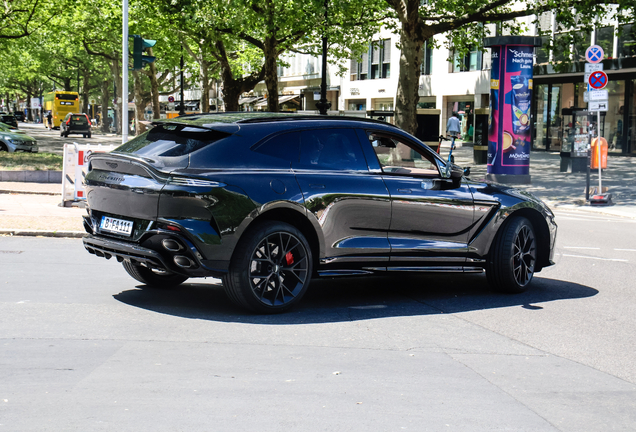 Aston Martin DBX S