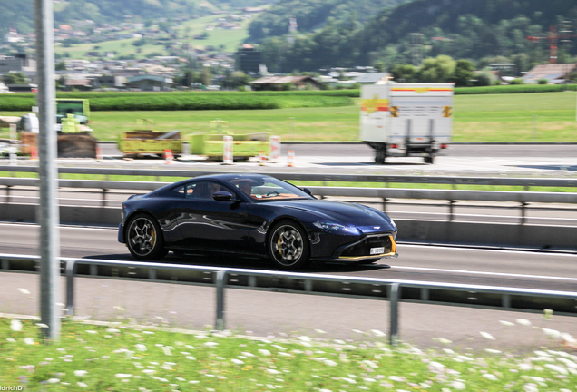 Aston Martin V8 Vantage 2018