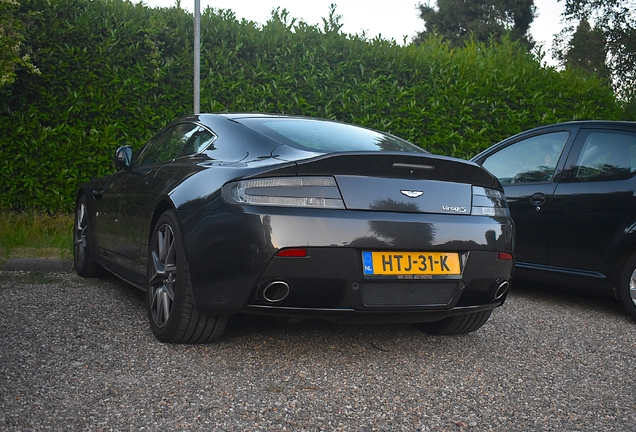 Aston Martin V8 Vantage S