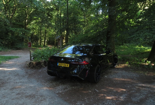 BMW M5 G90