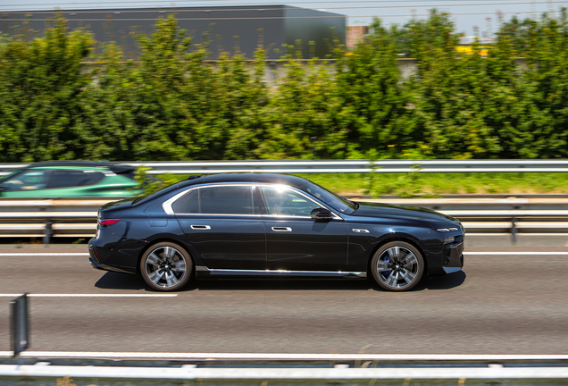 BMW M760e xDrive