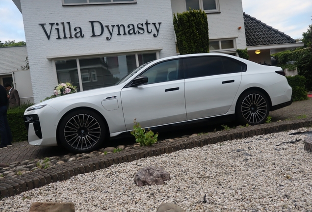 BMW M760e xDrive