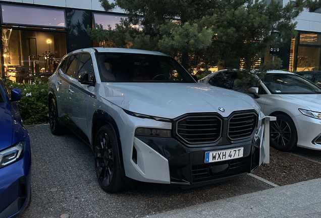 BMW XM G09 Label Red