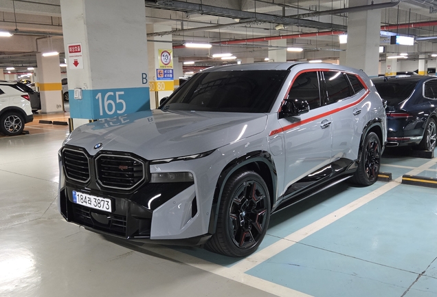 BMW XM G09 Label Red