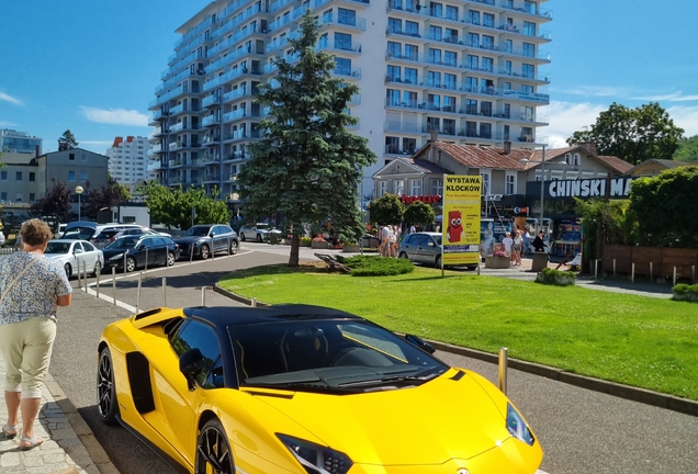 Lamborghini Aventador S LP740-4 Roadster