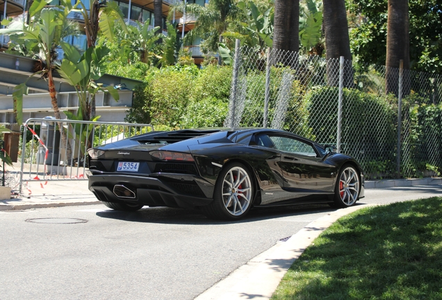 Lamborghini Aventador S LP740-4