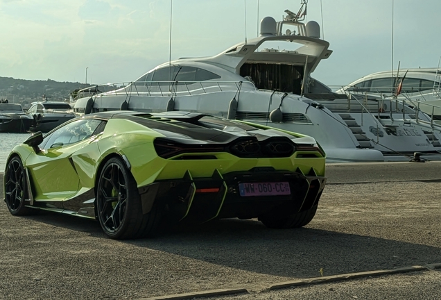 Lamborghini Revuelto