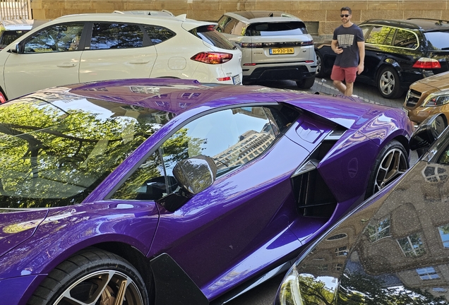 Lamborghini Revuelto