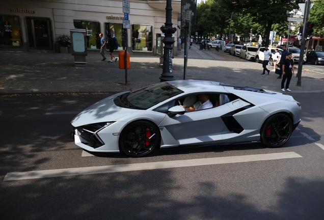 Lamborghini Revuelto