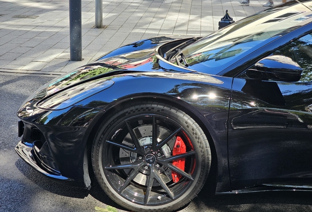Lotus Emira
