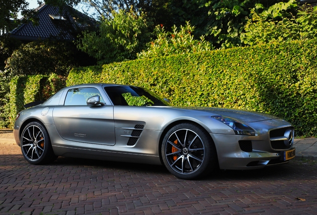 Mercedes-Benz SLS AMG