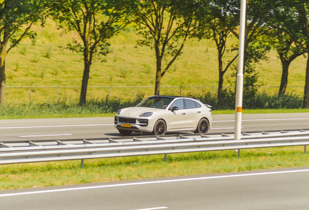Porsche Cayenne Coupé Turbo E-Hybrid