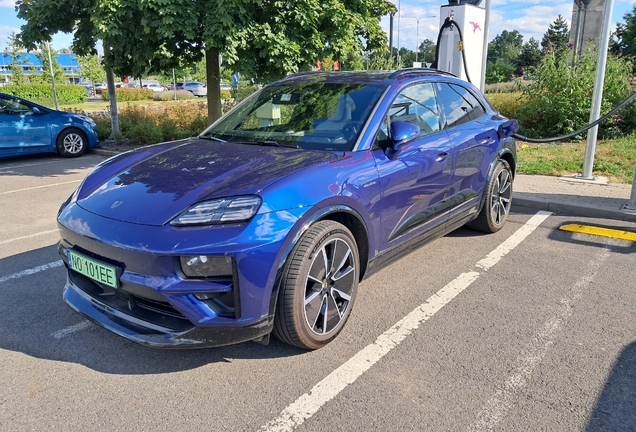 Porsche Macan EV Turbo