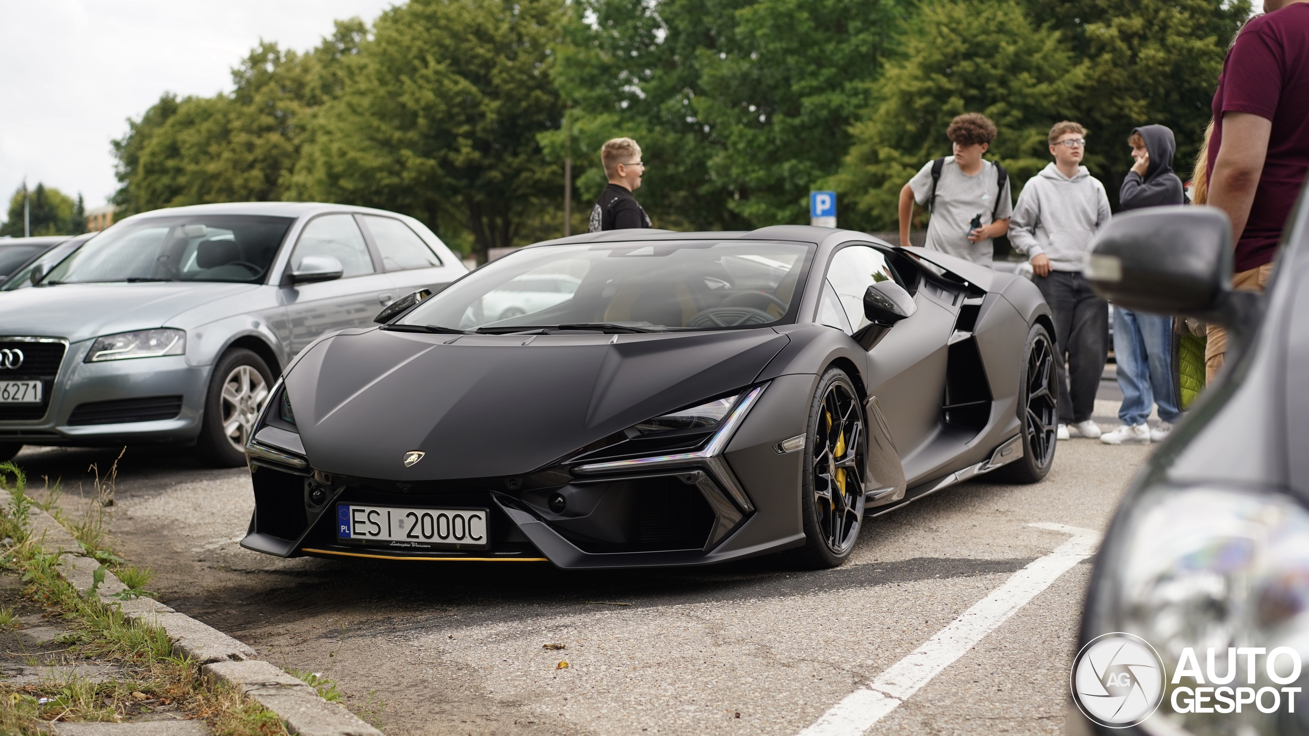 Lamborghini Revuelto