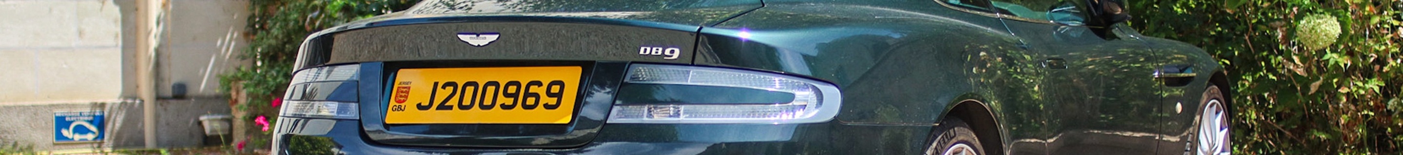 Aston Martin DB9