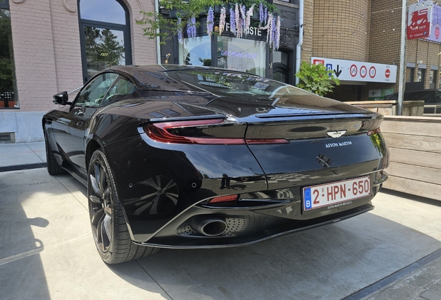 Aston Martin DB12