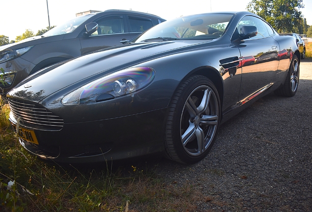 Aston Martin DB9