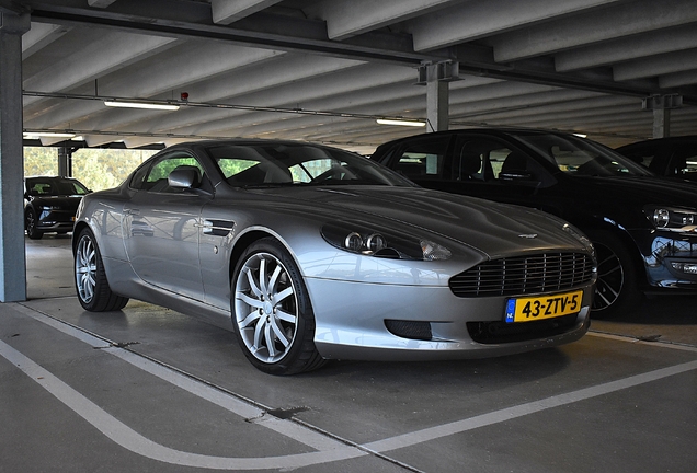 Aston Martin DB9