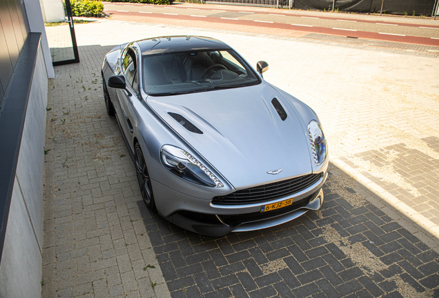 Aston Martin Vanquish 2013