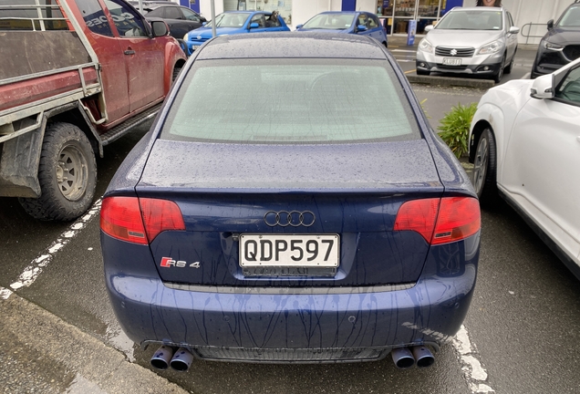 Audi RS4 Sedan