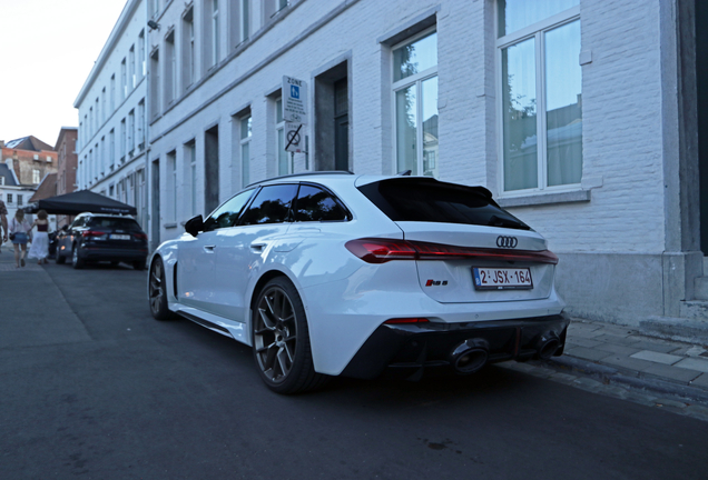 Audi RS5 Avant B10