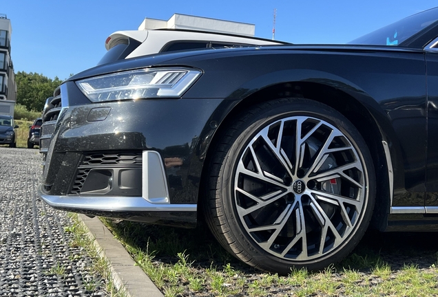 Audi S8 D5