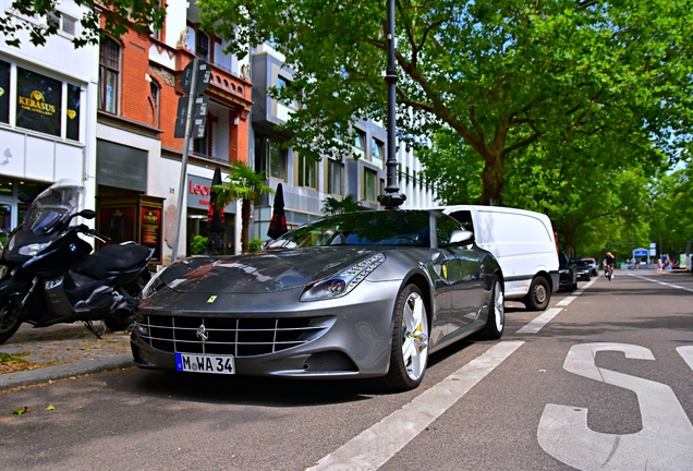 Ferrari FF