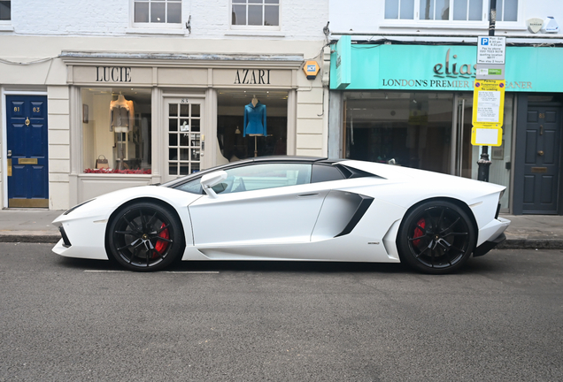 Lamborghini Aventador LP700-4 Roadster