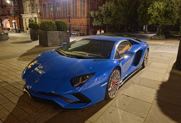 Lamborghini Aventador S LP740-4