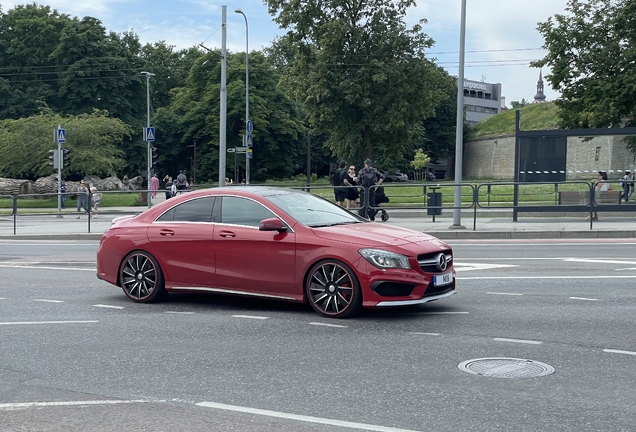 Mercedes-Benz CLA 45 AMG C117