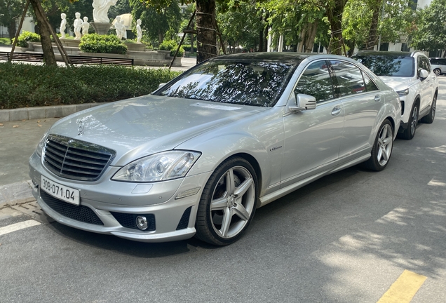 Mercedes-Benz S 63 AMG W221