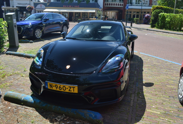 Porsche 718 Cayman GT4