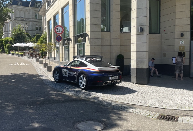 Porsche 992 Dakar