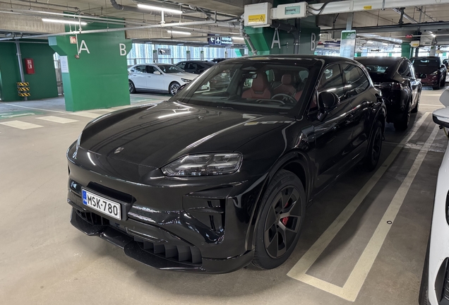 Porsche Cayenne Turbo Electric