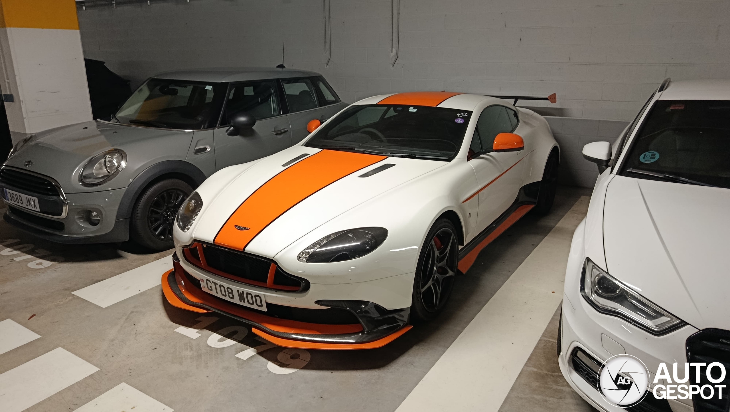 Aston Martin Vantage GT8