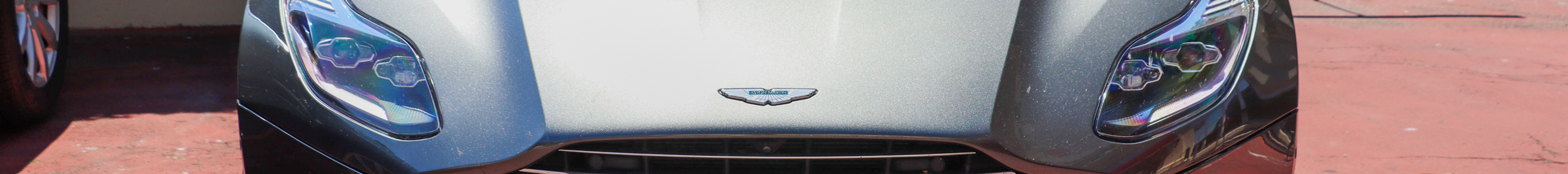 Aston Martin DB11
