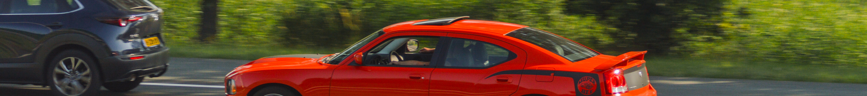 Dodge Charger SRT-8 Super Bee