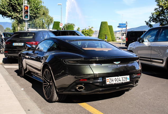 Aston Martin DB12