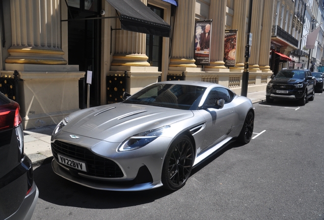 Aston Martin DB12