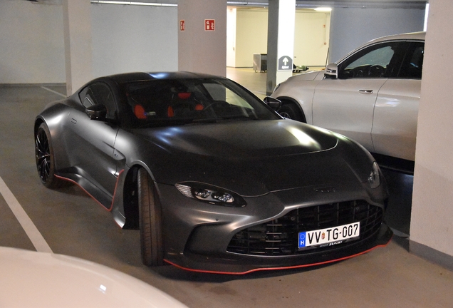 Aston Martin V12 Vantage 2023