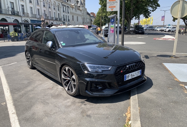 Audi RS4 Avant B9