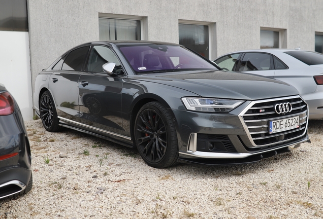Audi S8 D5