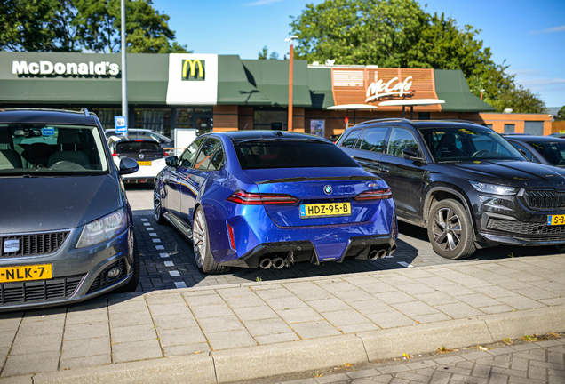 BMW M5 G90