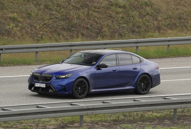 BMW M5 G90