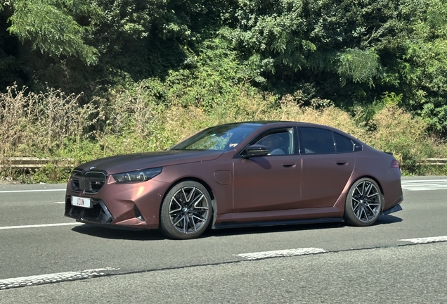 BMW M5 G90