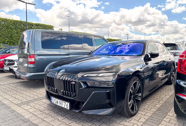 BMW M760e xDrive
