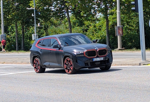 BMW XM G09 Label Red