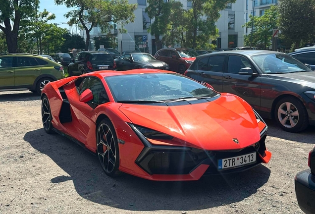 Lamborghini Revuelto